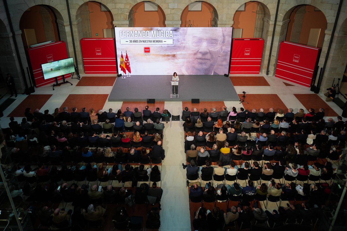 depacoserrano's tweet photo. En el homenaje de la @ComunidadMadrid, junto a la presidenta @IdiazAyuso, a Fernando Múgica en el 30º aniversario de su asesinato por ETA.
Enhorabuena por el documental Abel García Roure y Luis Vecino. Os animo a todos a verlo en #PlayMAD.
#NoOlvidamos https://t.co/LatSJDM6d0