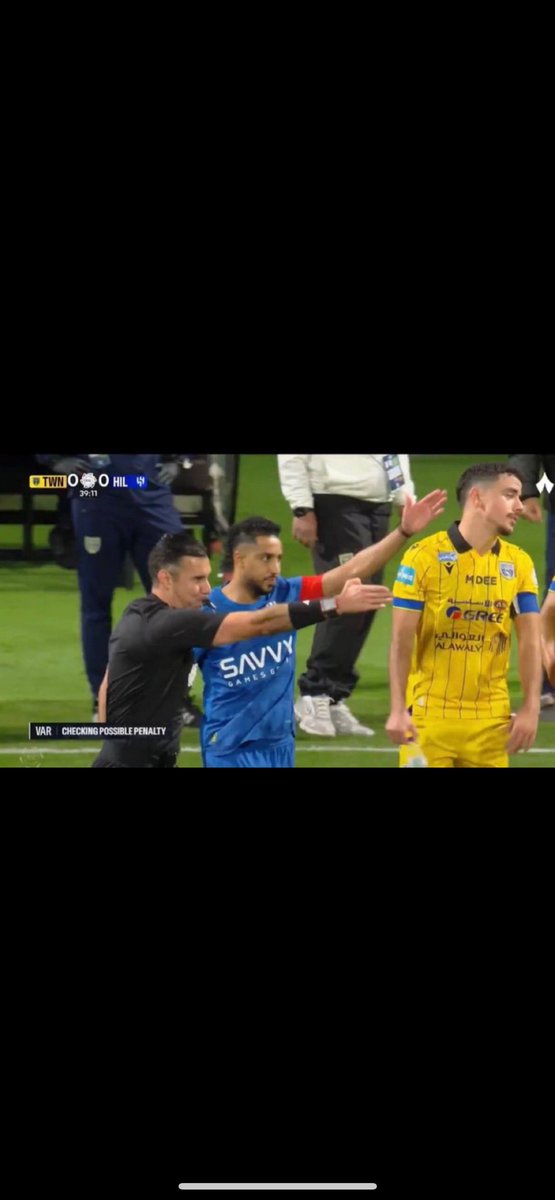 ka445_'s tweet photo. سالم الدوسري يقرر مع الحكم احتساب بلنتي #للهلال‼️

#الدلال في أبهى صورة .

#الهلال_التعاون https://t.co/kIfPJnXghQ