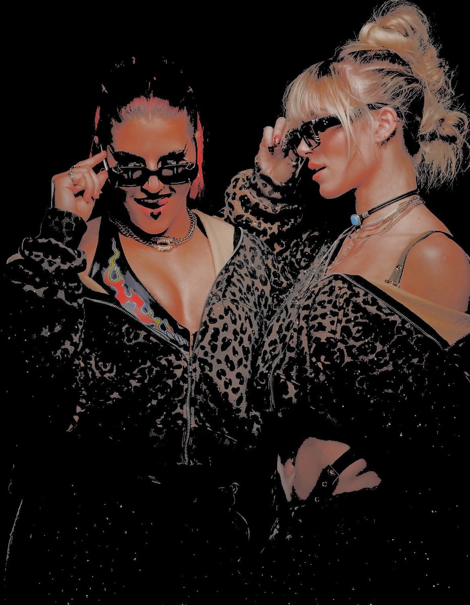 ᅠ

                  Zaruca holds the gold tonight..

ᅠ