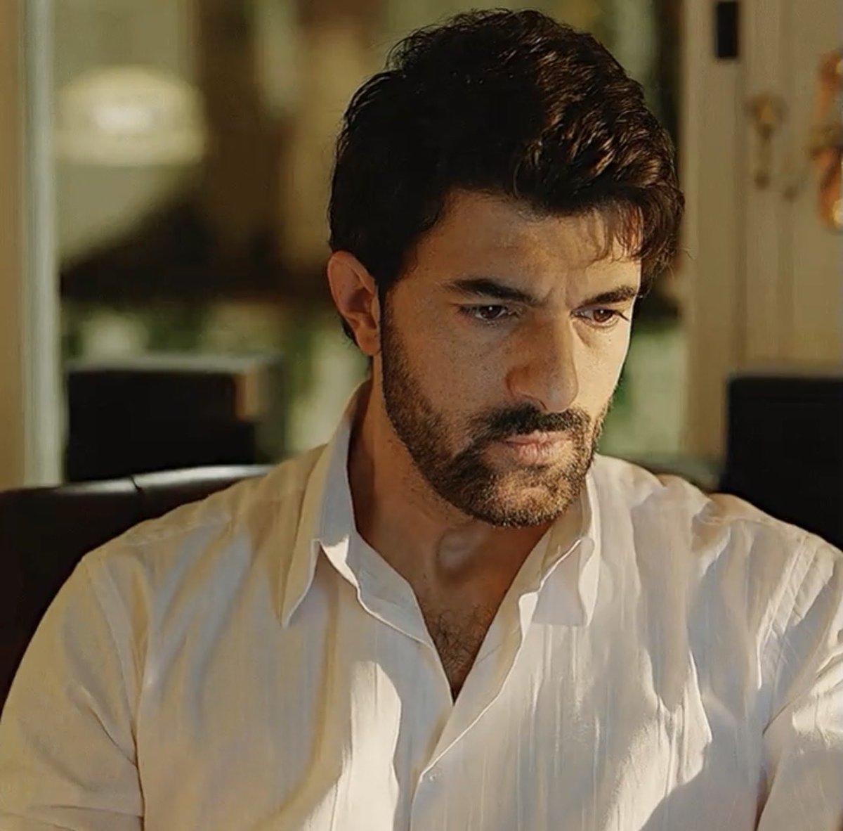 Con calorcito para que no salga encebollado 😍 #EnginAkyürek 
#OldMoney