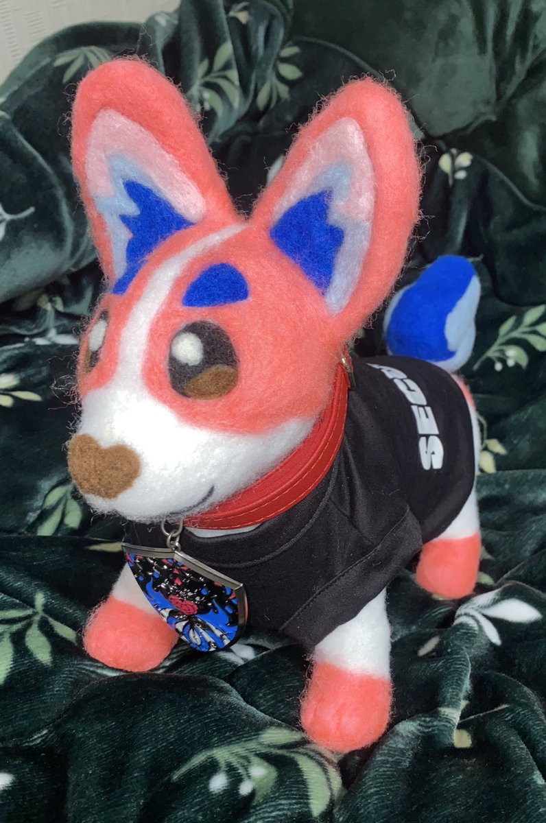 作ってて色々勉強になったなぁ、と思う今日この頃。

さすがに服・首輪・アクセサリーは既製品だけど、反省点ももちろんあるけど。

総評　楽しかった！！
　　　よく出来たと思う！！

#Elizabeth Rose Bloodflame
#Rosarians
#hololive English Justice
#ホロライブ