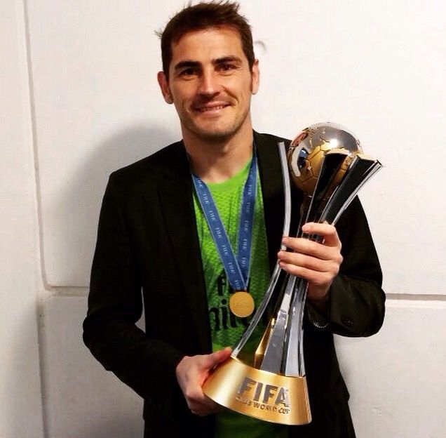 Día 202 hasta que me sigan <a href="/IkerCasillas/">Iker Casillas</a> e <a href="/IbaiLlanos/">Ibai</a>