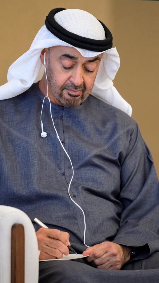 kooora_AE's tweet photo. - فخر العرب : زعيم الشرق الأوسط : الله يرعاك سيدي 🤍🇦🇪 https://t.co/lhjjYfdHLH