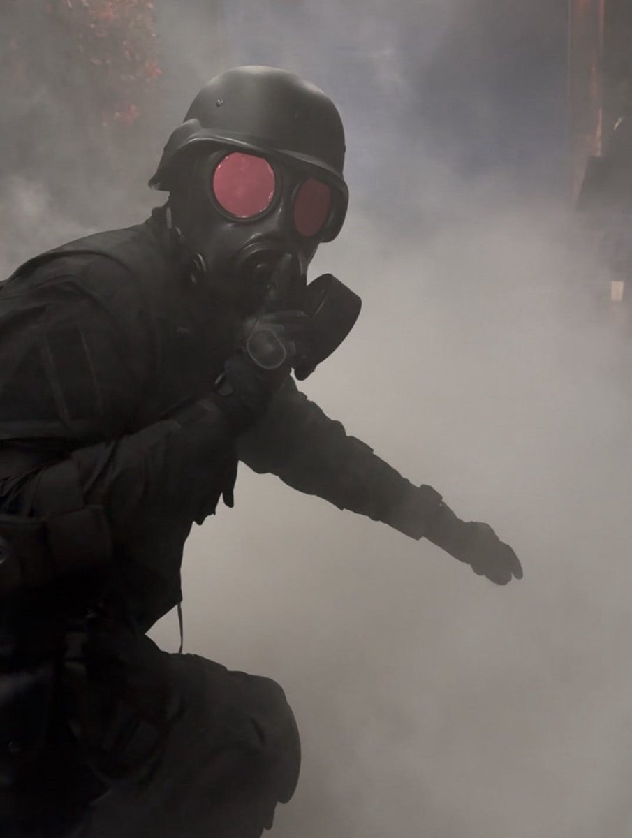 UnhappyMasks's tweet photo. @ourokronii It’s gotta be like my RE HUNK cosplay. The other helmets won’t cut it. https://t.co/lynkl3MgXX