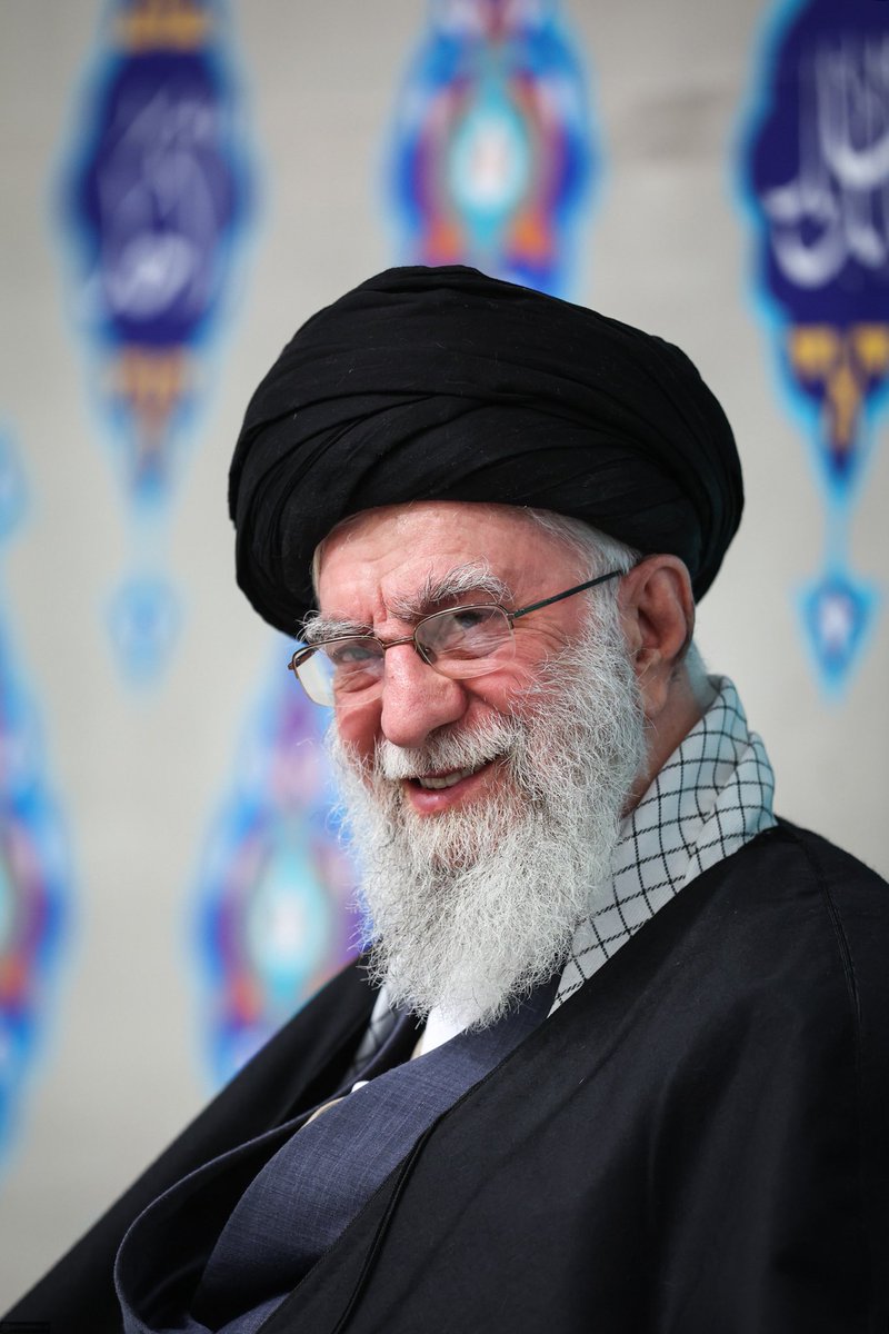 مگه میشه سمت اولاد امیرالمؤمنین نبود
من سمت امیرالمؤمنین و اولادشم