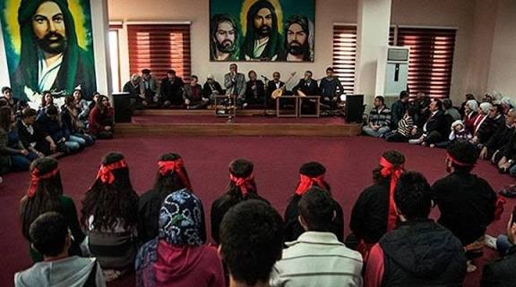 📢Türkiye'deki Alevi köylerini incelediğimizde %80'e yakınının tarıma çok elverişli olmayan 1200-1800m arası yükseltilerde olduğu görülür. Neden biliyor musunuz? Miri arazide Verimli ovalar tımar sistemiyle devlete sadakati yüksek ve vergi düzeni oturmuş nüfusa tahsis edilirdi.⏬