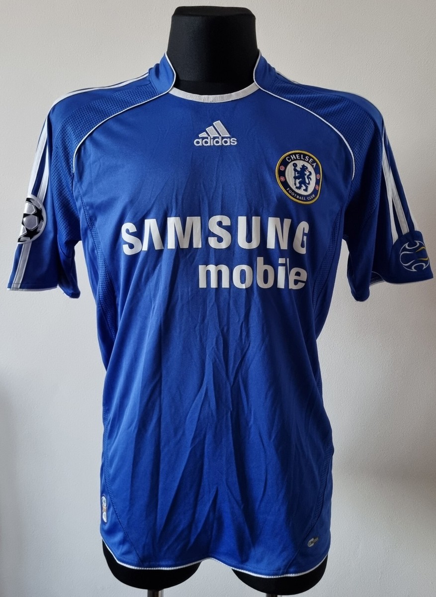 Habiendo tantas páginas que venden camisetas de futbol y ninguna vende esta joya que la estoy buscando hace 4 años

HAGAN ALGO