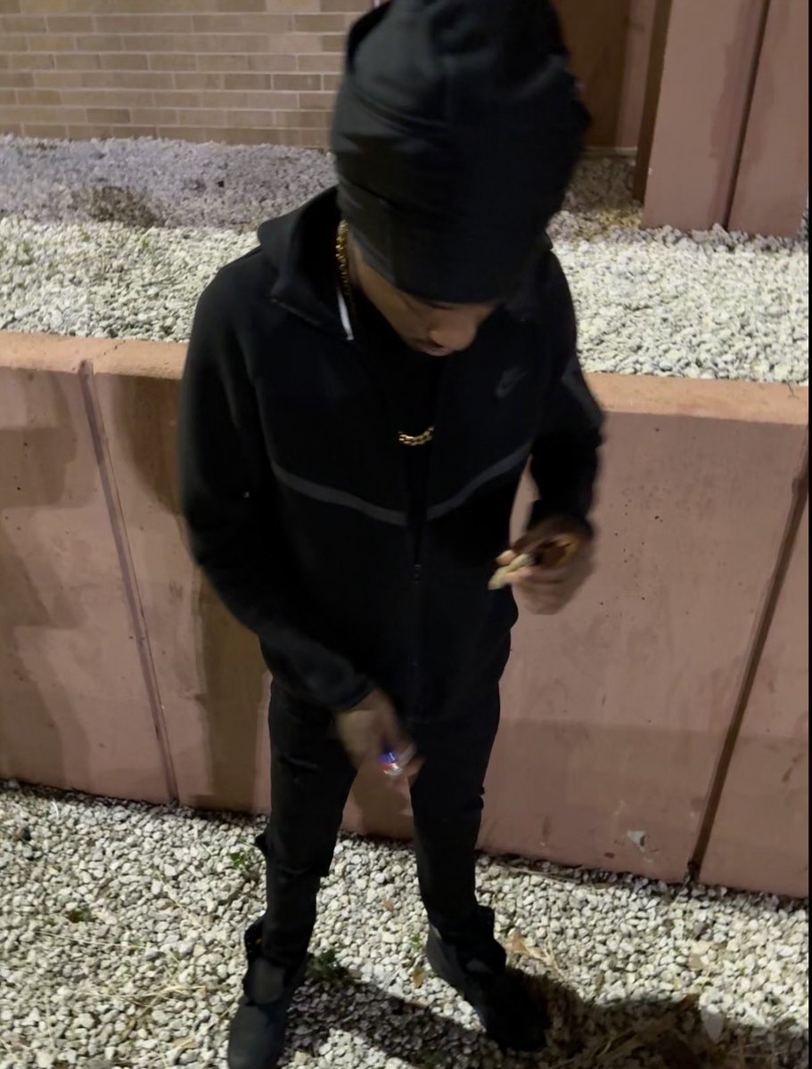 _baehelpnell's tweet photo. 🧟 https://t.co/gwf82nmqEM