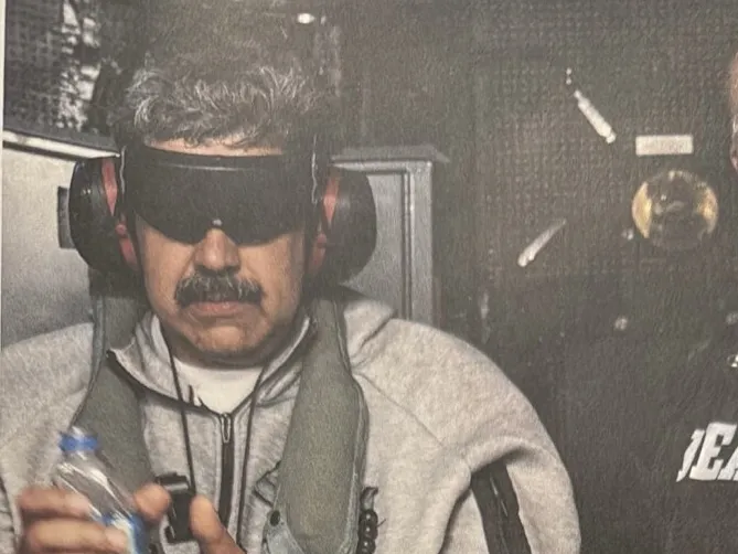 peterjhasson's tweet photo. Surprise State of the Union guest Nicolás Maduro would go so hard https://t.co/2oWsjxLtLt