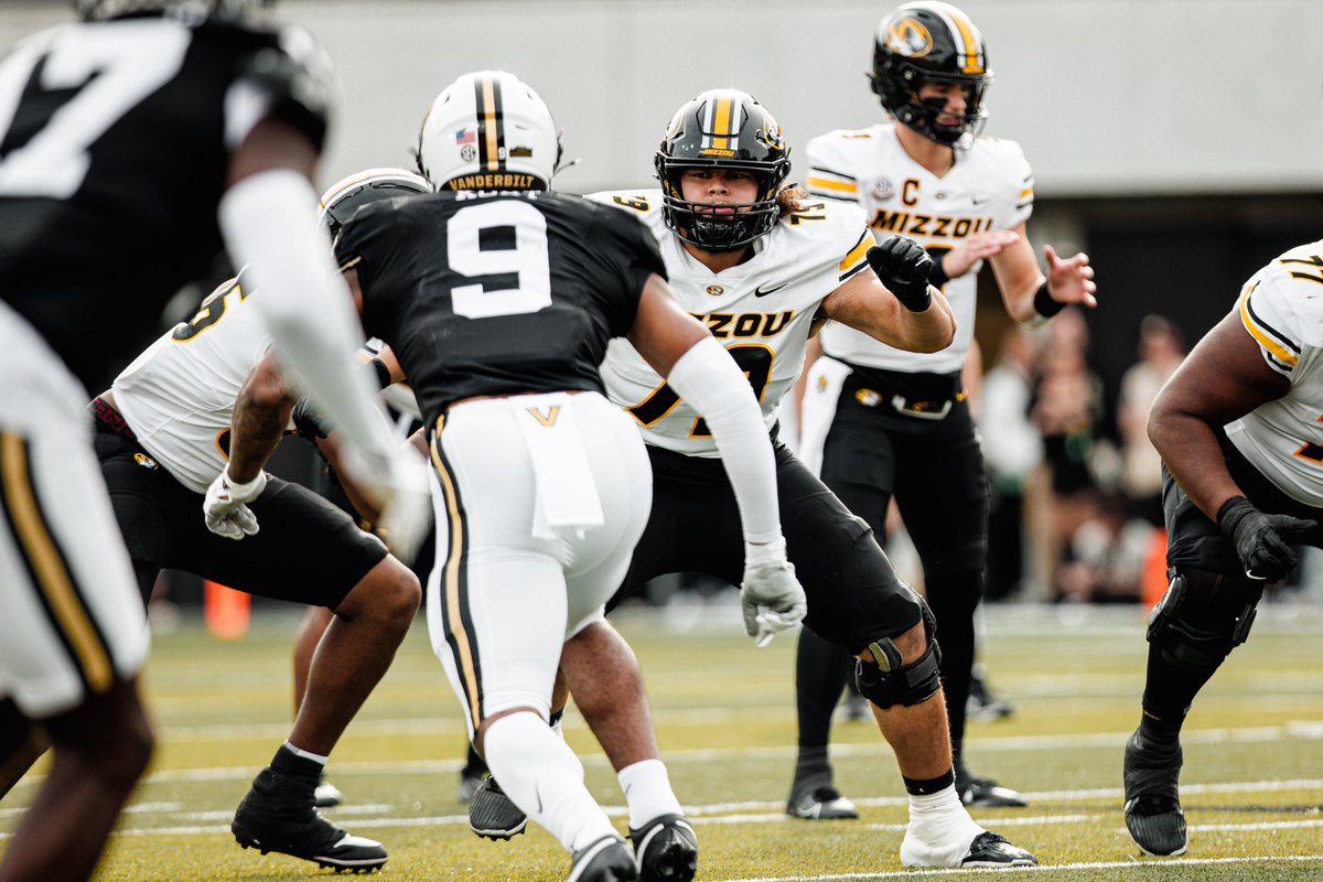 MizzouFootball's tweet photo. Countdown to the NFL Combine ⏱️📈⬇️

@KTrost72 X #NFLComnine 

🗓️ Sunday, March 1 (1-5 p.m. ET) on @nflnetwork https://t.co/Q8upUpuvJ0