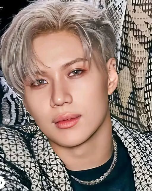 Taemin - now's the time babe - now you create your own company - and take the boys with you - you are the idol's idol and you deserve this.....and if you need a PA - just let me know ♥️♥️
🔖 #AlwaysByYourSide 
🔖 #TaeminWeLoveYou
#TAEMIN #태민