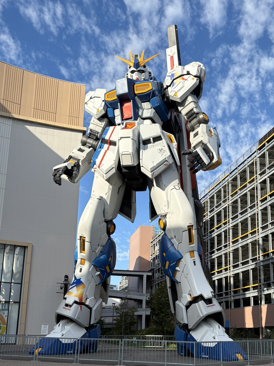 店舗情報】 ららぽーと福岡4Fにある「RX-93ff νガンダム」を はじめと