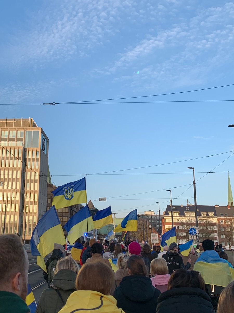 4 Jahre Krieg
4 Jahre Terror
4 Jahre Zerstörung
4 Jahre Kinderverschleppungen

Слава Україні 🇺🇦