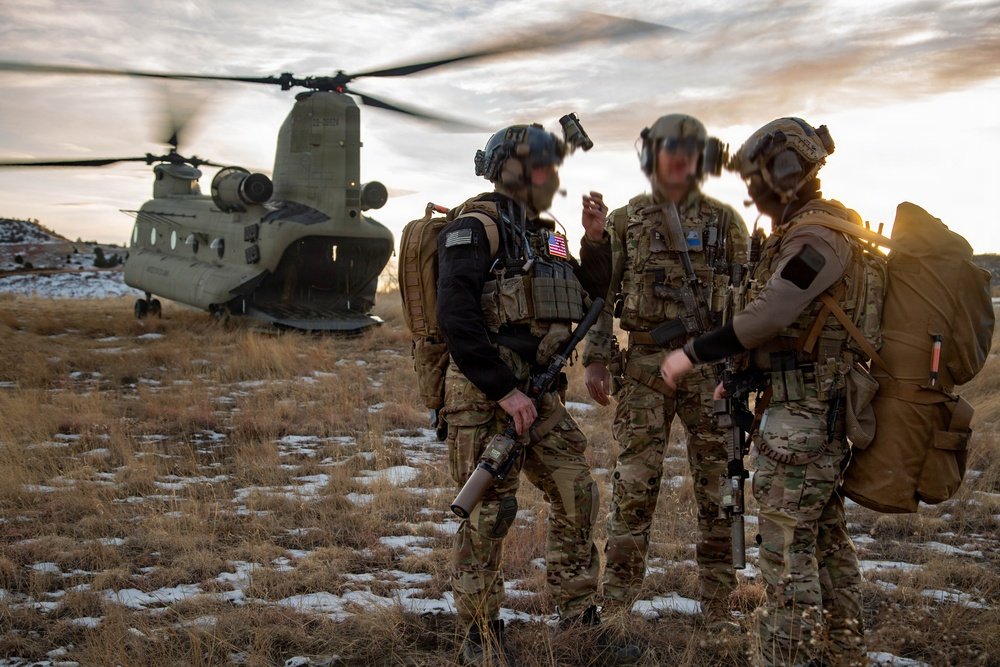 GS5913's tweet photo. 10th Special Forces Group (Airborne) Green Berets conduct Close Quarters Battle Training
https://t.co/XEhSnfNnvn https://t.co/N9B2Fyu3WY