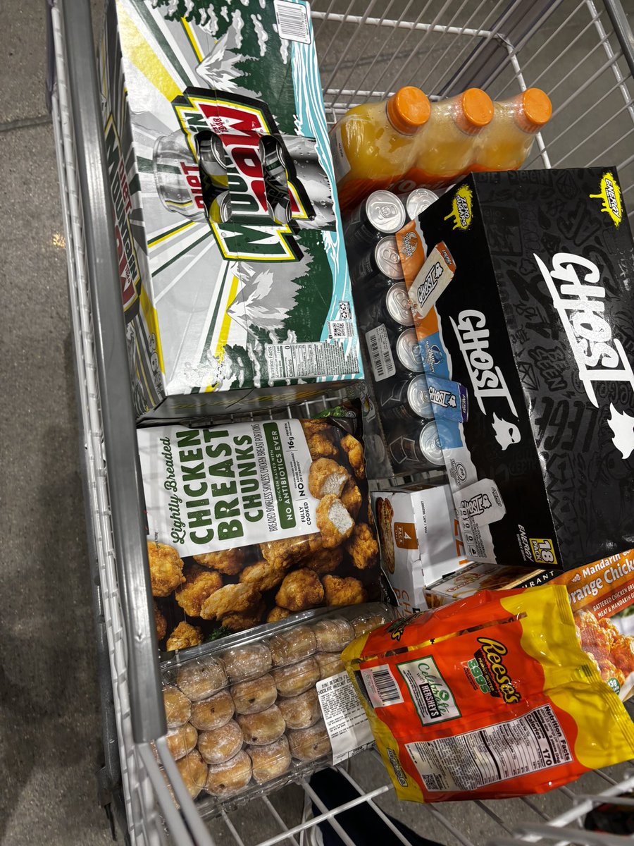 julie🐌 tweet media