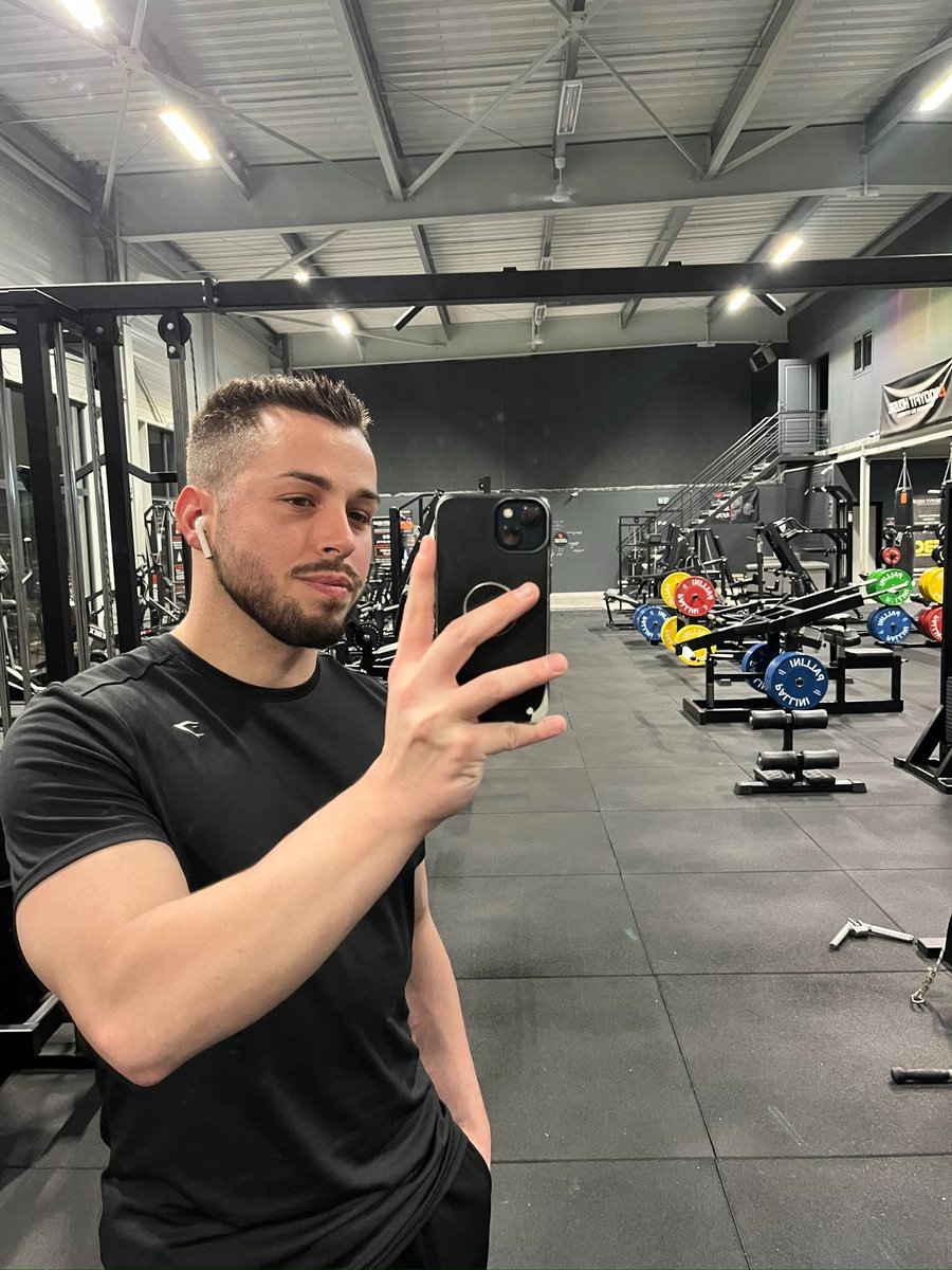 BrandonLnfy's tweet photo. Ça commence à prendre forme.. https://t.co/Mv9lbd65Z3
