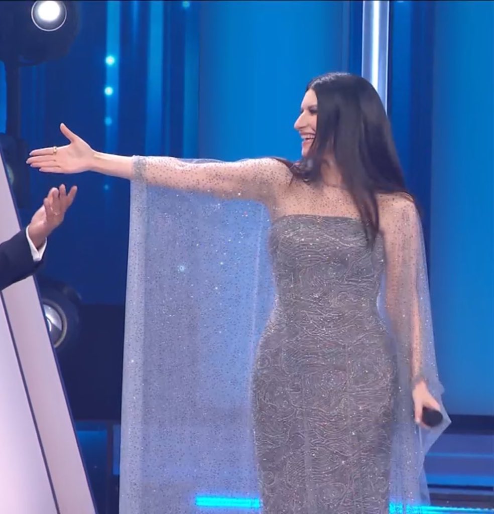 innvrchild's tweet photo. non vedo differenze #Sanremo2026 https://t.co/vjOQ24ibar
