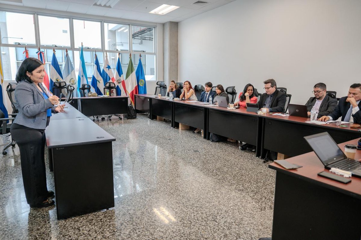 PosgradosUNAH's tweet photo. SICA impulsa el Diseño del Marco Estructural del Diplomado Regional en Justicia Juvenil Restaurativa (JJR)
#UNAHnuevahistoria #PosgradosUNAH https://t.co/iyErbJIeE6