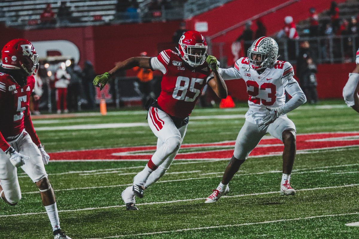 TOPSHÊLFDAE🖤 tweet media