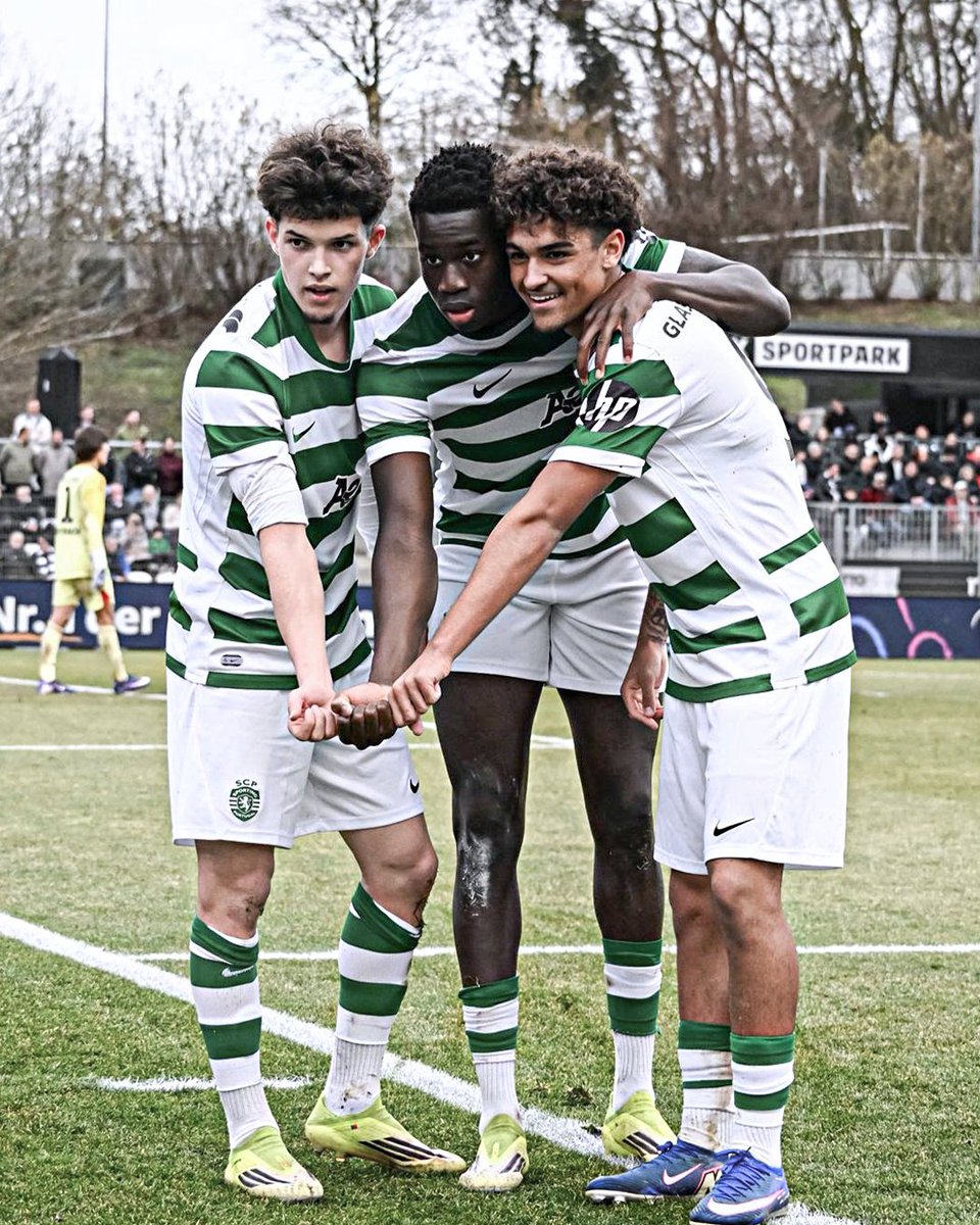 Sporting CP players in the UEFA Youth League on Tuesday.

(📸 <a href="/Sporting_CPAdep/">Sporting CP Adeptos 🏆🏆</a>)