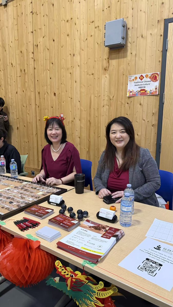 VCareerCollege's tweet image. VACC Burnaby celebrating Lunar New Year with our community 🧧✨
Our ACU team was proud to connect and share about acupuncture education.

For more information about the ACU program, please visit:
bit.ly/4ayvuIa

#VACC #VancouverCareerCollege #LunarNewYear #Acupuncture