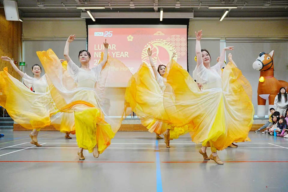 VCareerCollege's tweet image. VACC Burnaby celebrating Lunar New Year with our community 🧧✨
Our ACU team was proud to connect and share about acupuncture education.

For more information about the ACU program, please visit:
bit.ly/4ayvuIa

#VACC #VancouverCareerCollege #LunarNewYear #Acupuncture