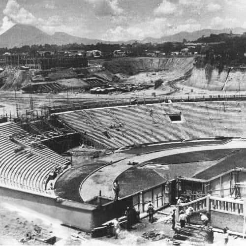 Construido e inaugurado durante la presidencia de Juan José Arévalo.

Destruido durante la presidencia de Bernardo Arévalo.

Así de irónica es la vida.