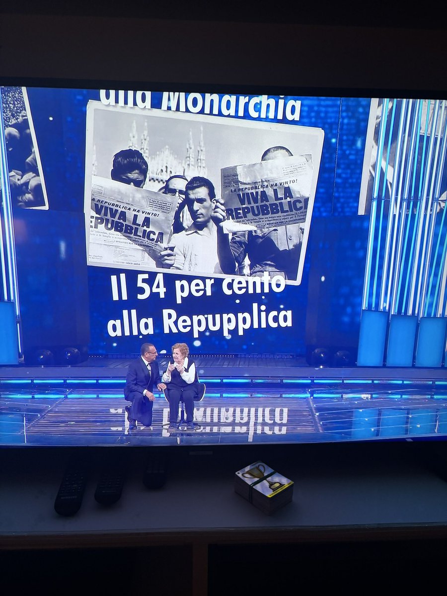 Intanto a #Sanremo celebrano la Repupplica #Sanremo26 <a href="/RaiUno/">Rai1</a>