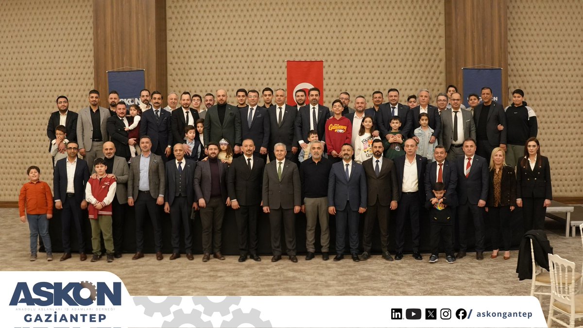 askongantep's tweet photo. ASKON Gaziantep olarak, kıymetli üyelerimiz ve değerli aile fertleriyle birlikte düzenlediğimiz iftar programında aynı sofrayı paylaşmanın mutluluğunu yaşadık.

İş dünyasında olduğu kadar sosyal hayatta da güçlü bağlar kurmanın önemine inanıyor, ASKON Gaziantep ailesi olarak aynı hedefe yürümeye devam ediyoruz.

#ASKON | #ASKONGaziantep | #AskonİftarProgramı