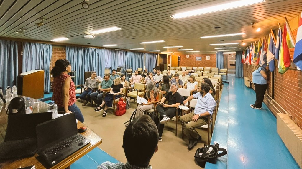 En Mendoza nos reunimos con representantes del Instituto Argentino de Nivología, Glaciología y Ciencias Ambientales (<a href="/ianigla/">IANIGLA - CONICET</a>), el organismo que realiza el inventario nacional de glaciares.

Desde 2010 Argentina tiene Ley de Glaciares y más de 16.000 relevados en todo el país.