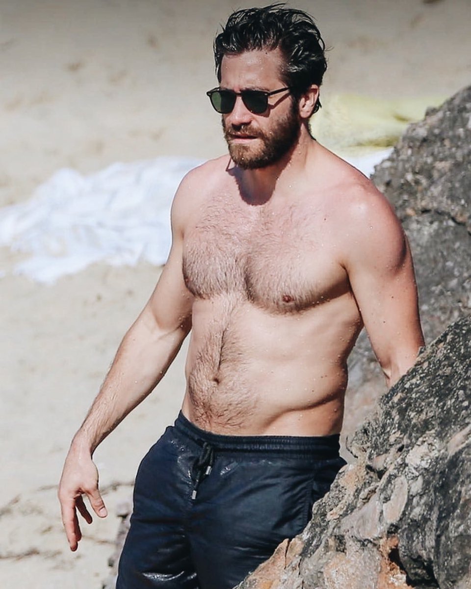darkmischiefs's tweet photo. dropping shirtless jake gyllenhaal pics for the tl <3 https://t.co/vRMtoRnu1Y