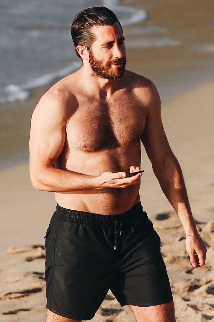 dropping shirtless jake gyllenhaal pics for the tl <3