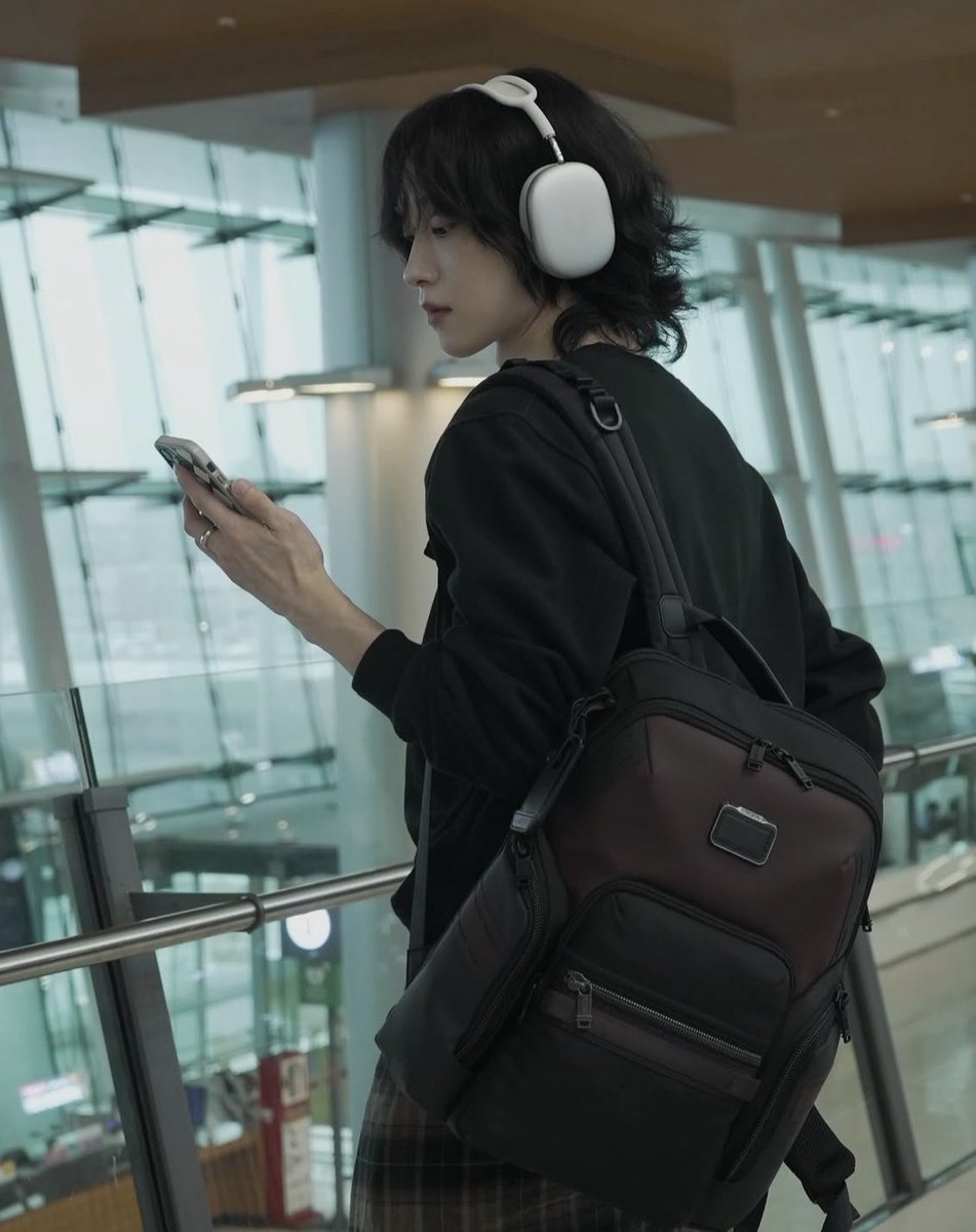 丿卂乇 ❌ tweet media