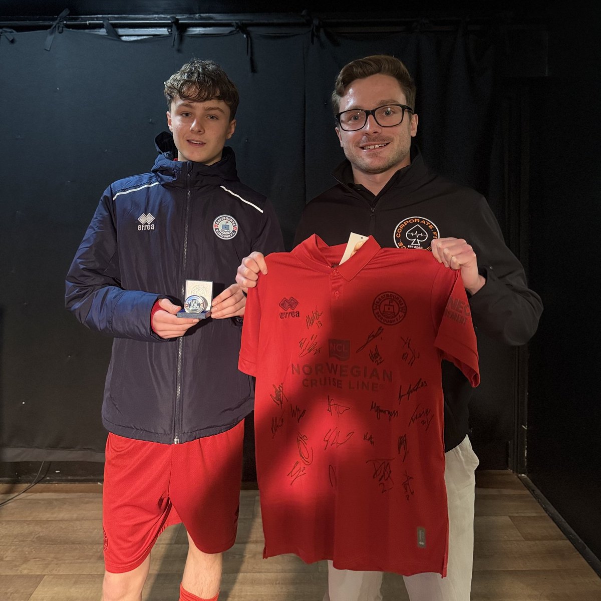 ebfc_official's tweet photo. 🏆 Congratulations to Arthur Grout, who was named Player of the Match by match sponsors Ace Corporate Fitness!

He was presented with his commemorative coin, courtesy of @zenithcoins, after the game tonight 🪙 

Well played, @arthurgrout1! 🤝 https://t.co/CTY1N9iZF6