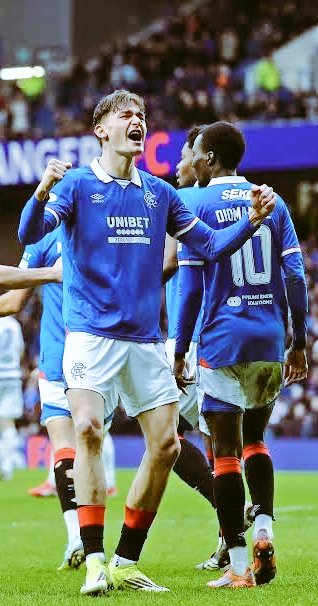 We haven't had a striker as hungry to score goals as Naderi is since Morelos. He's got to start for me. Let's kill them off.