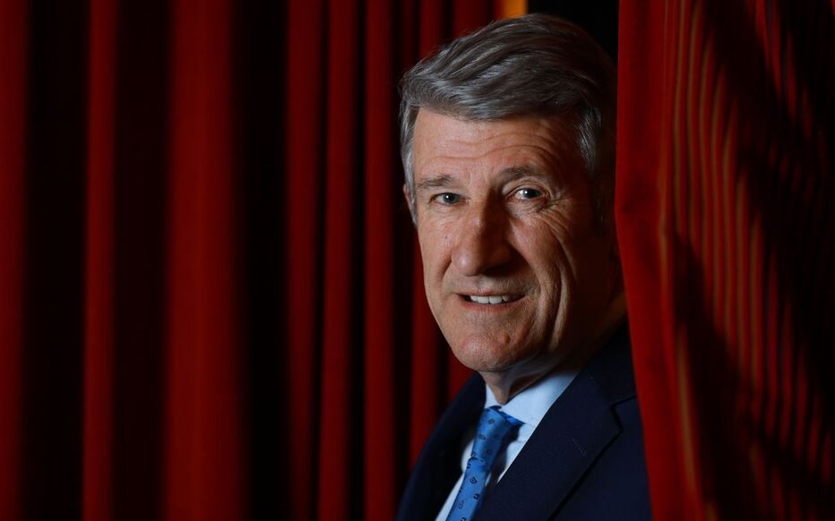 🇫🇷  "Jusqu’à mon dernier souffle, je donnerai tout pour sauver la France !" Philippe de Villiers.

Appréciez vous cet homme ?
A. Oui
B. Non