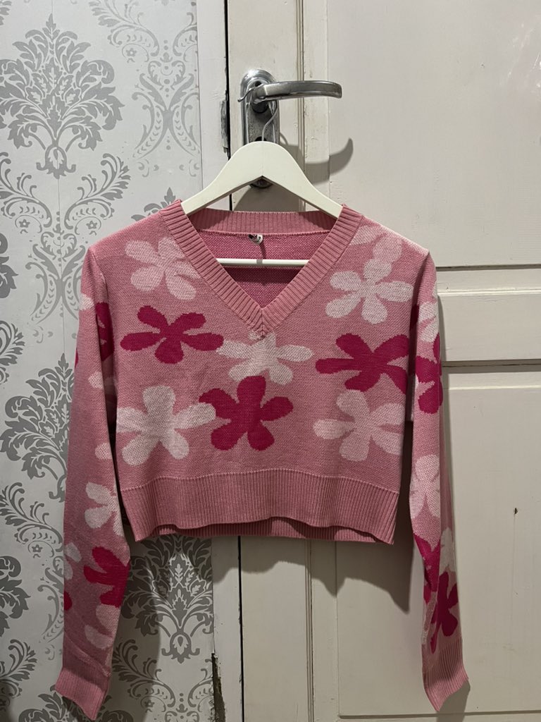 puycloset's tweet photo. ♡┊sweater pink bunga
         ——— by colorbox

📝 size M, dijual soalnya cuman buat nonton barbie setelah itu gapernah dipake lagi hehe

💵 50.000

🍊co by shopee or manual

📍makassar https://t.co/wg1dBWG4j1