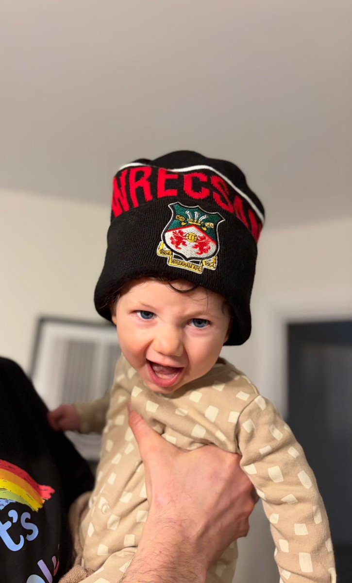 Rupert’s happy with that  <a href="/Wrexham_AFC/">Wrexham AFC</a> win! 🌈
#WxmAFC #UpTheTown 

<a href="/VancityReynolds/">Ryan Reynolds</a> <a href="/RMcElhenney/">Rob Mac</a>