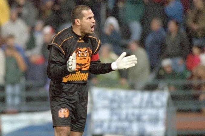 EL QUE MÁS SUFRIÓ DE RACISMO EN SU ÉPOCA FUE CHILAVERT <a href="/JoseLChilavert_/">José Luis FelixChilavert Gonzalez</a> 
El nuuuunca salió a llorar SIEMPRE SE HIZO RESPETAR!