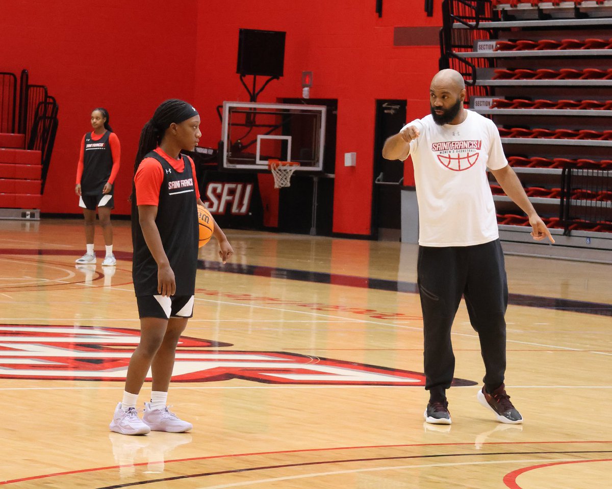 RedFlashWBB's tweet image. Built on energy ✌

#SFUwbb #FlashMentality #FlashProud #GoRedFlash