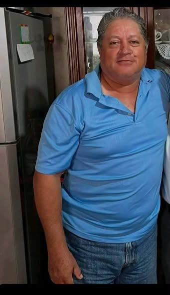 GARCIPAVON's tweet photo. Favor de difundir 🙏
Mensaje de la cuenta: Sin Traileros Mexico Se Detiene (Facebook) 👇
Familia: ayúdenme a compartir, me comentan que este coleguita no aparece, se llama  Bulmaro Herrera originario de Martinez de la torre, le quemaron su camión en Álamo, Veracruz y no se sabe de él.
Si alguien de repente lo llega a ver en algún albergue o si sabe si está en algún hospital o algo favor de dar aviso por este medio o bien a los números que aparecen en la foto.
