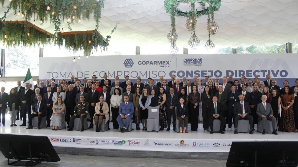 CoparmexPuebla's tweet photo. Este martes llevamos a cabo la Toma de compromiso del Consejo Directivo de COPARMEX Puebla, periodo 2025-2027 que preside Beatriz Camacho @CoparmexPdtePue 
Durante el acto rindieron protesta    ante el ex presidente  nacional Antonio Sánchez Díaz de Rivera 81  consejeros junto con la presidenta de sindicato patronal Beatriz Camacho . 
En representación de @Coparmex nacional Ximena Cespedes Arboleda, @mariaximenacespedes Vicepresidenta de Desarrollo Democrático y Cabildeo . @VictorGabCh @SedetraGobPue en representación del gobernador Alejandro Armenta @armentapuebla_ 

#PersonasPrimeroEmpresasSiempre #COPARMEXPuebla