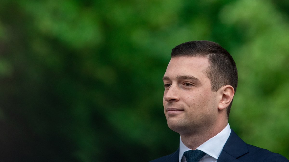 M8 Nickben tweet media