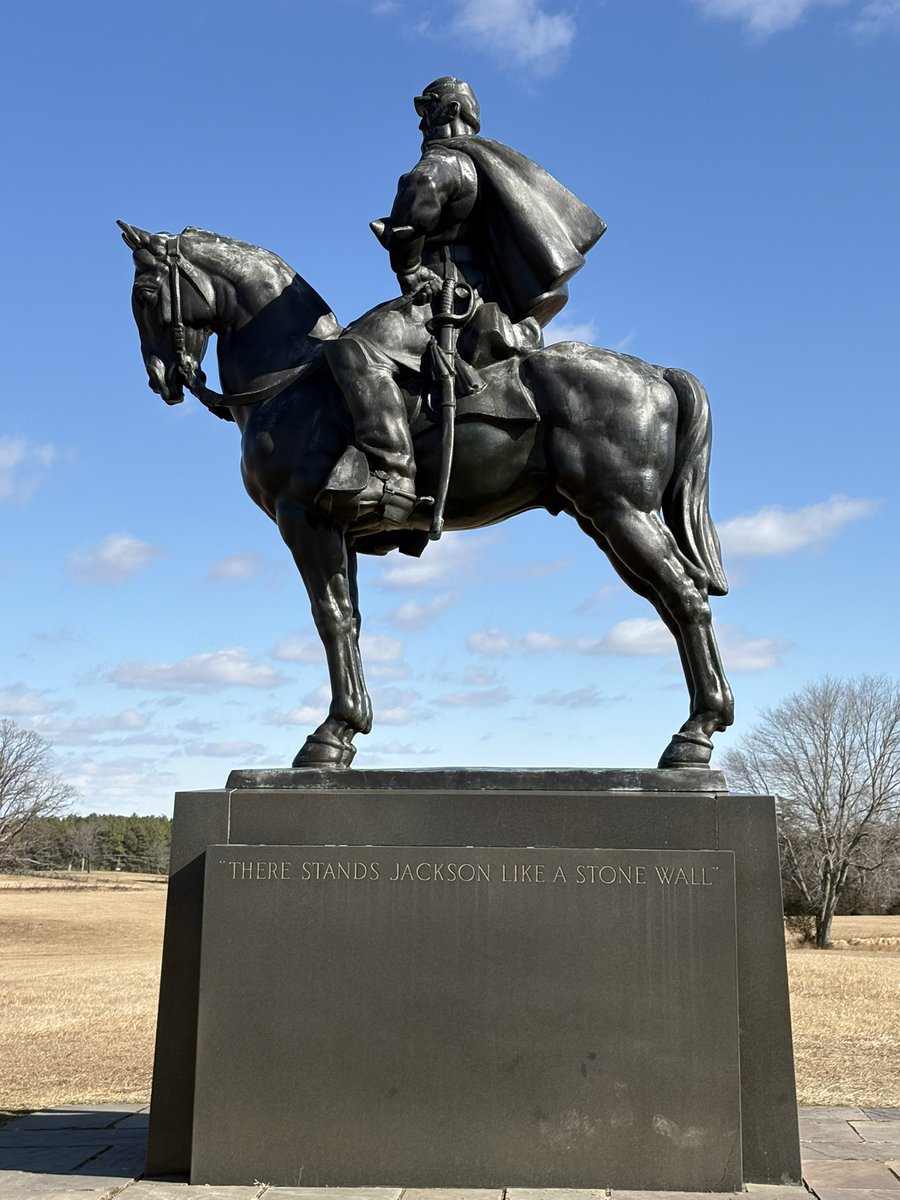 The best part about the Bull Run Battlefield is how aura-maxxing the Stonewall Jackson statue is