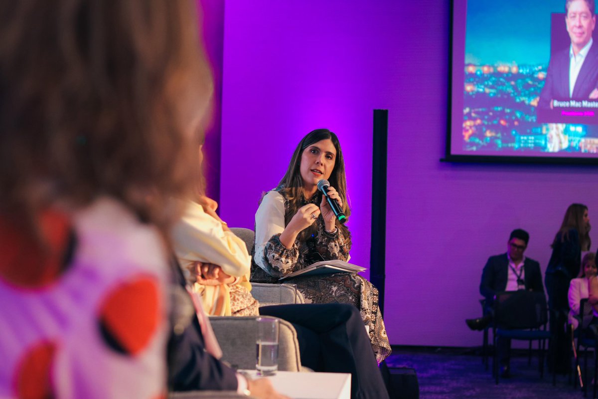 proantioquia1's tweet photo. Hoy estamos en *The Reinvention Community*, una propuesta de @accenture_CO haciendo parte del panel Colombia, la agenda prioritaria, visibilizando el aporte de las regiones al desarrollo del país pensando el futuro desde un Estado más eficiente y descentralizado. #ElegimosElFuturo @Accenture_CO @ANDI_Colombia @ColombiaCompite @elcolombiano