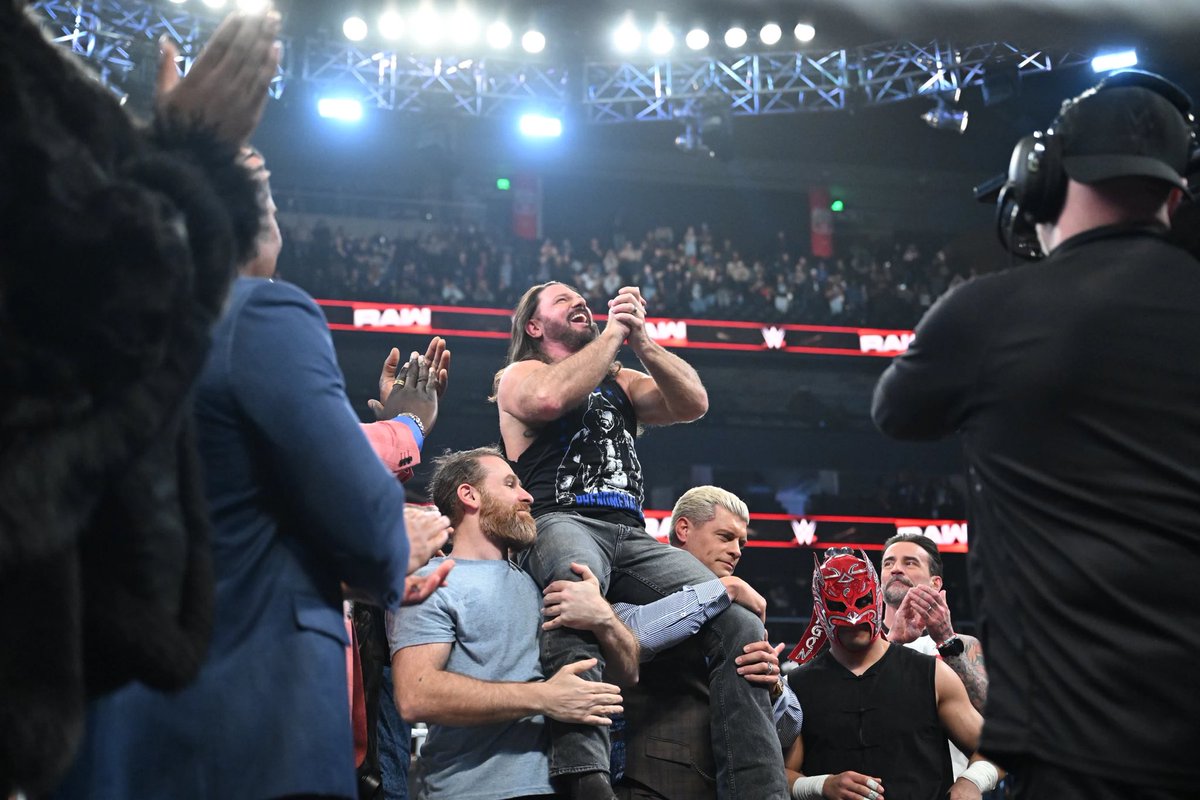 Triple H tweet media