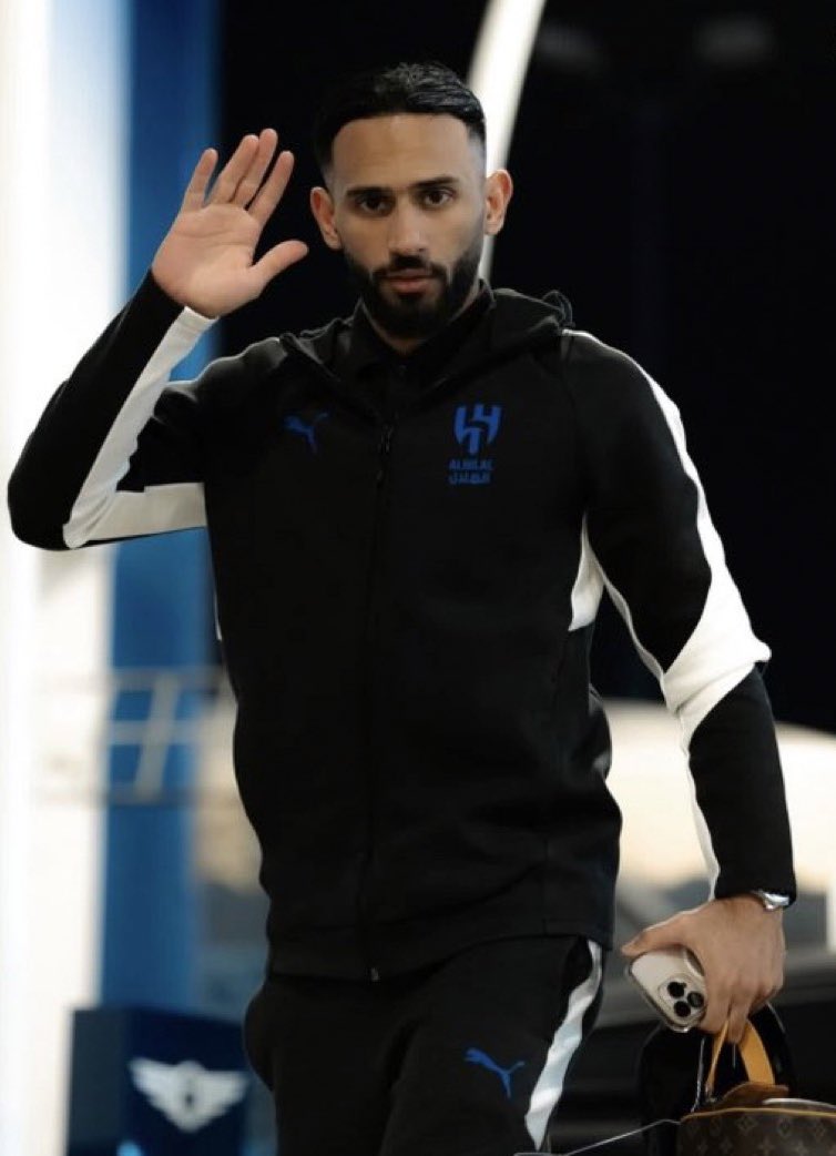 المدرج الأزرق tweet media