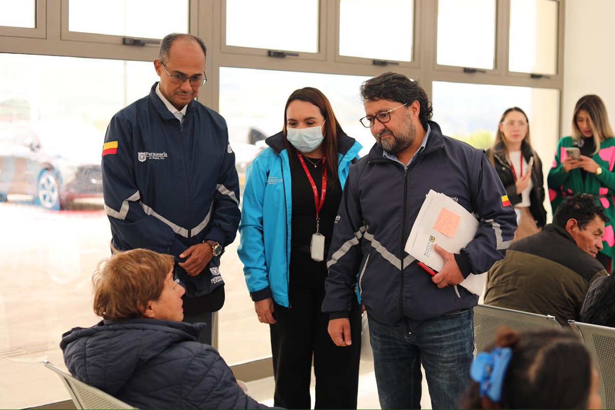 personeriabta's tweet photo. #AEstaHora, la Personería de Bogotá lidera la sexta mesa de seguimiento al nuevo Hospital de Usme, una obra estratégica para el sur de la ciudad.
Este hospital beneficiará a cerca de 500.000 habitantes de la localidad y de municipios cercanos. 
La obra registra un avance del 97,22 %: ya está en funcionamiento la consulta externa; el servicio de urgencias abriría en abril y la operación total está prevista para junio.
Seguimos en vigilancia preventiva para verificar los avances y las causas de los retrasos.