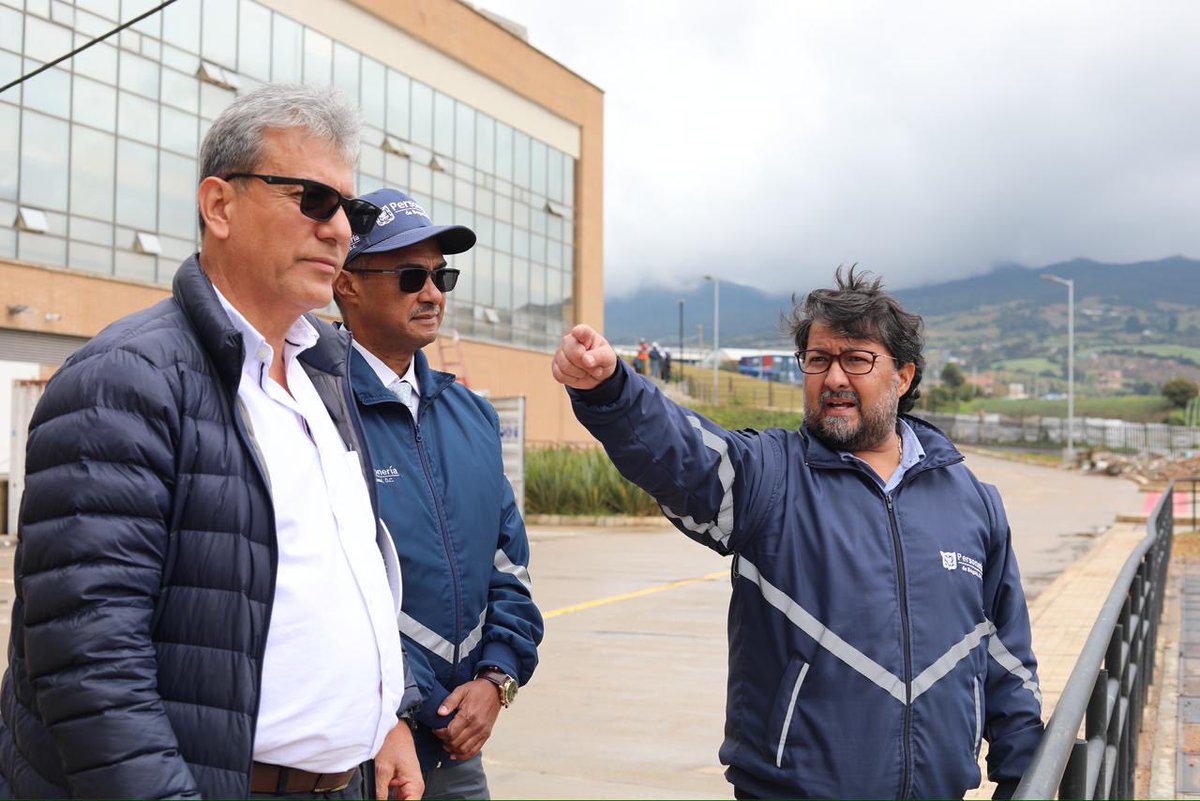 personeriabta's tweet photo. #AEstaHora, la Personería de Bogotá lidera la sexta mesa de seguimiento al nuevo Hospital de Usme, una obra estratégica para el sur de la ciudad.
Este hospital beneficiará a cerca de 500.000 habitantes de la localidad y de municipios cercanos. 
La obra registra un avance del 97,22 %: ya está en funcionamiento la consulta externa; el servicio de urgencias abriría en abril y la operación total está prevista para junio.
Seguimos en vigilancia preventiva para verificar los avances y las causas de los retrasos.
