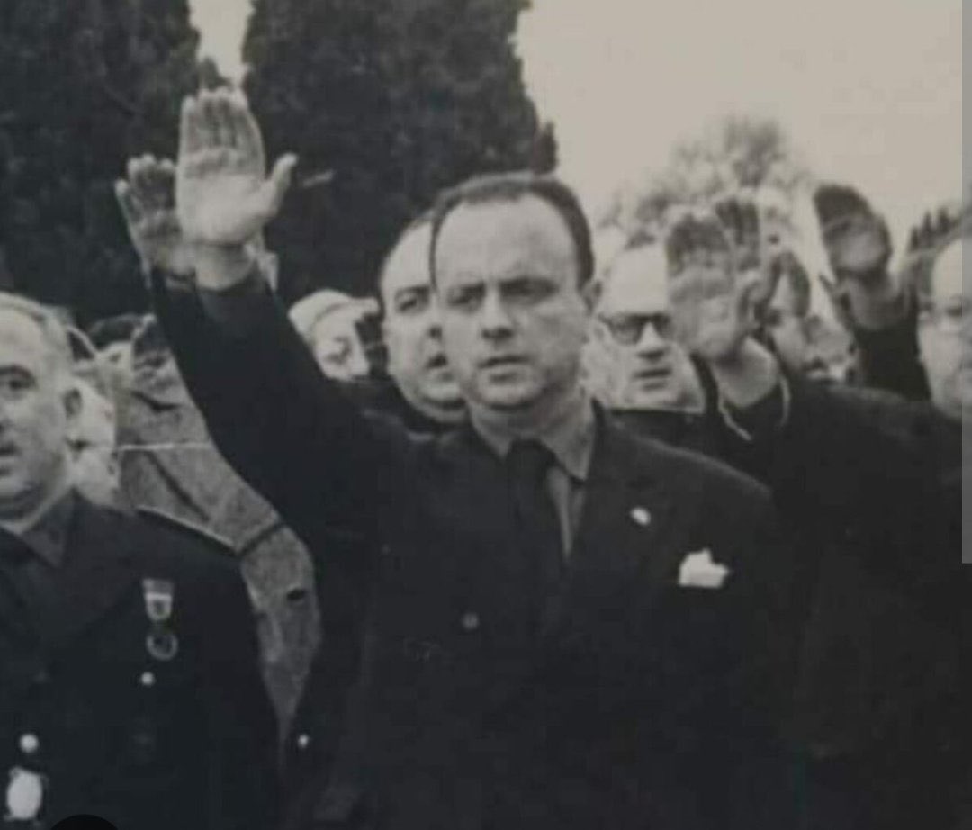 <a href="/Rafiklalin/">Rafa Cuiña</a> Aperturista de carallo foi... Non lle quedou máis remedio que facerse "democrático" para seguir ao lado das dereitas europeas e de USA. Quen o mira con outros ollos es ti, pola relación que ti mesmo contaches, os que sabemos o que fixo na realidade, o miramos cos ollos certos.